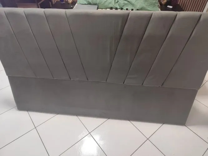 CABECEIRA CINZA DE CAMA CASAL