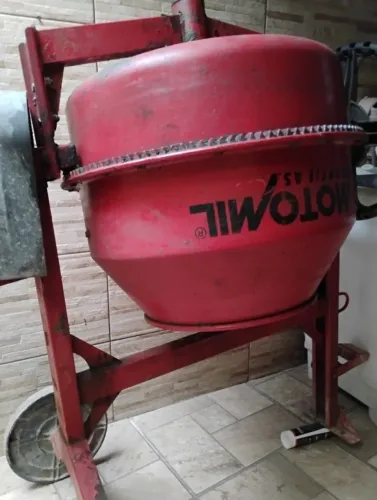 Vendo uma bitoneira 120 litros sem motor,700 