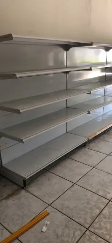 Gôndolas Comerciais de Parede 1.30cm Largura