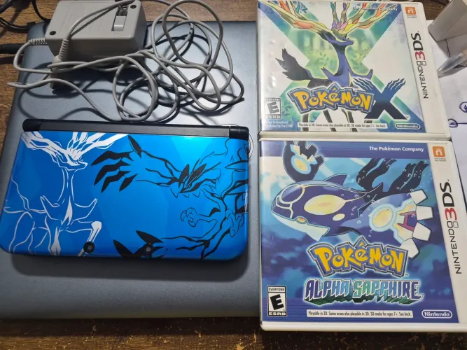 Nintendo 3Ds XL edição limitada + 2 jogos + bolsa