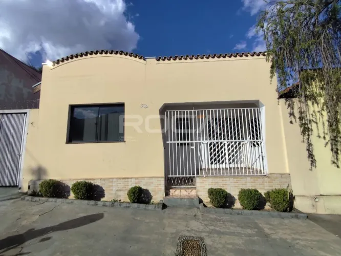 Casa Padrão para Alugar em São Carlos - Vila Monteiro Gleba I, 3 Dormitórios e Garagem