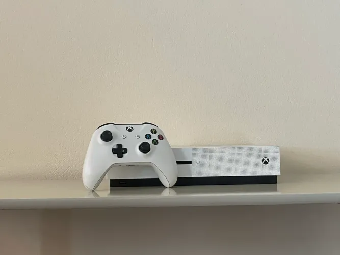 XBOX ONE S 1TB ( USADO )