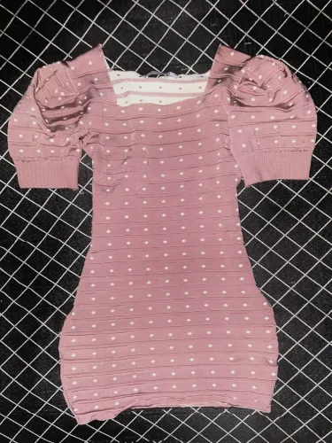 vestido estampado curto