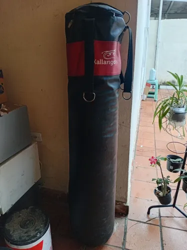 Saco de pancada grande 1,50 com suporte