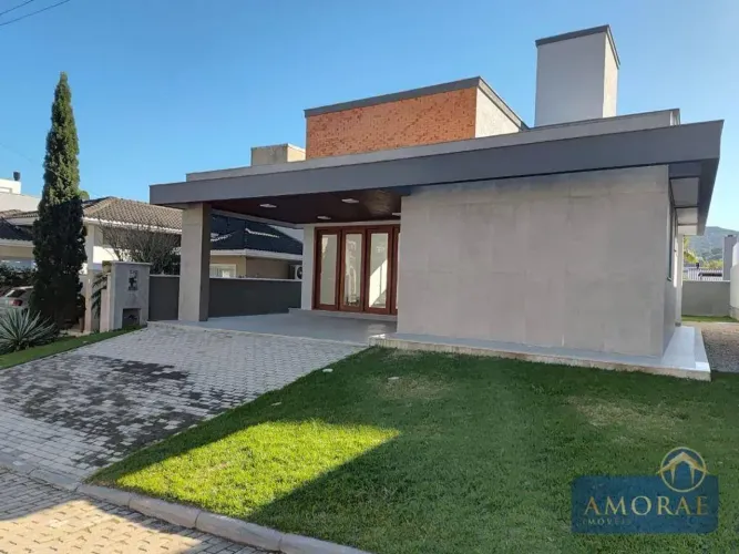 Casa em condomínio fechado com 4 dormitórios à venda, 220 m² por R$ 1.950.000 - Cachoeira