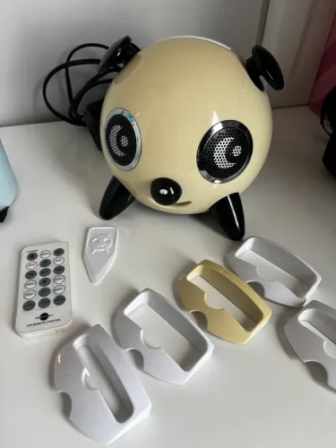 Caixa de som panda com controle remoto