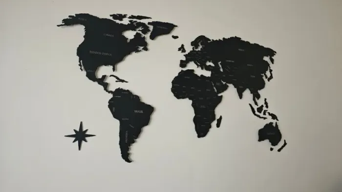 Mapa Múndi Decorativo 3D em MDF Preto - 170x92cm