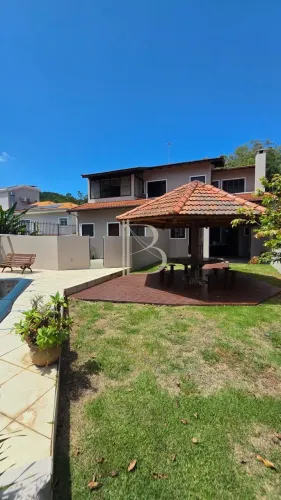 Casa à venda no João Paulo com 5 dormitórios, 2 suítes, lareira e ambientes amplos para a 