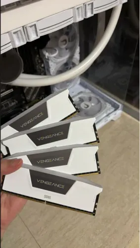 Memória ram ddr5 5600mhz 4x32GB(128GB) cl40 Vengeance Branca Rgb