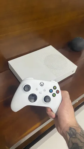 Xbox One S 512gb + Controle Original Microsoft