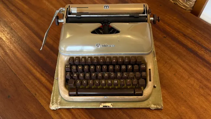 Máquina de escrever Optima Elite 3 