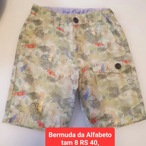 Bermuda infantil estampada em verde, da Alphabeto