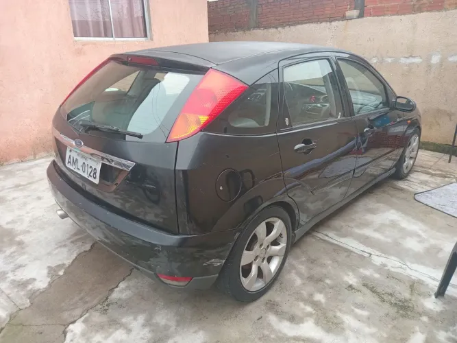 Ford Focus Ghia/ XR 2.0 /ghia 2.0 16V Flex 5P 2003