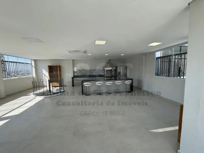 Cobertura à venda na Vila São Francisco: 4 quartos, 2 suítes 5 banheiros, 3 vagas, 220m².