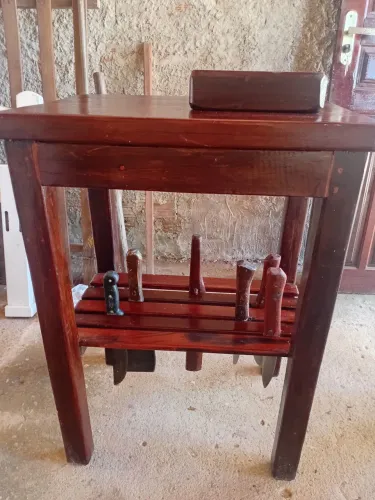 Mesa auxiliar de cortes