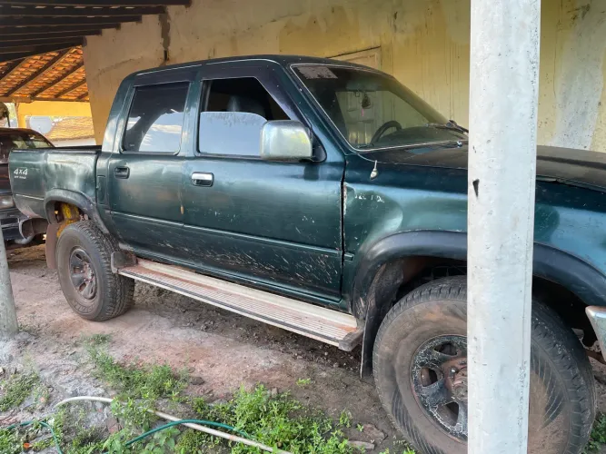 Toyota Hilux CD SR5 4X4 2.8 Diesel 2000
