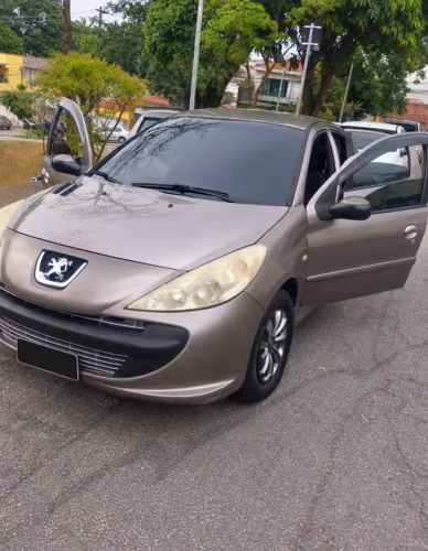 Peugeot 207 Sedan Passion XR 1.4 Flex 8V 4P 2011