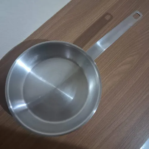 Frigideira Electrolux 20cm 1,2l Fundo Triplo indução Aço inox