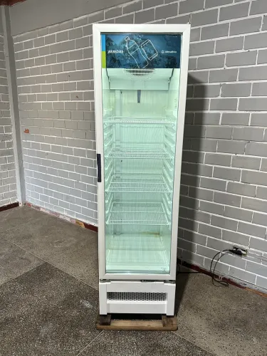 Visa cooler slim Metalfrio seminovo 