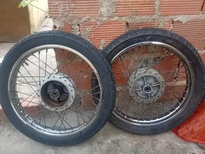 Roda de moto de ferro