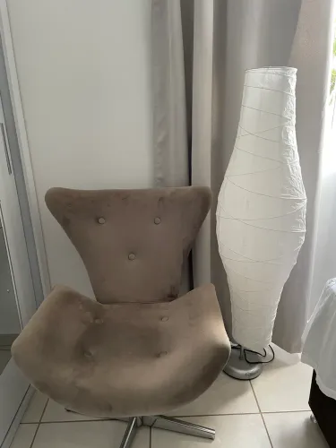 Vendo poltrona e abajur