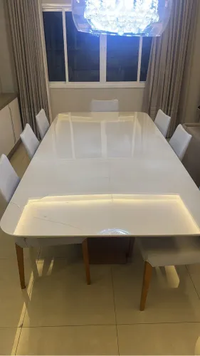 Conjunto mesa jantar para 8 lugares com 7 cadeiras