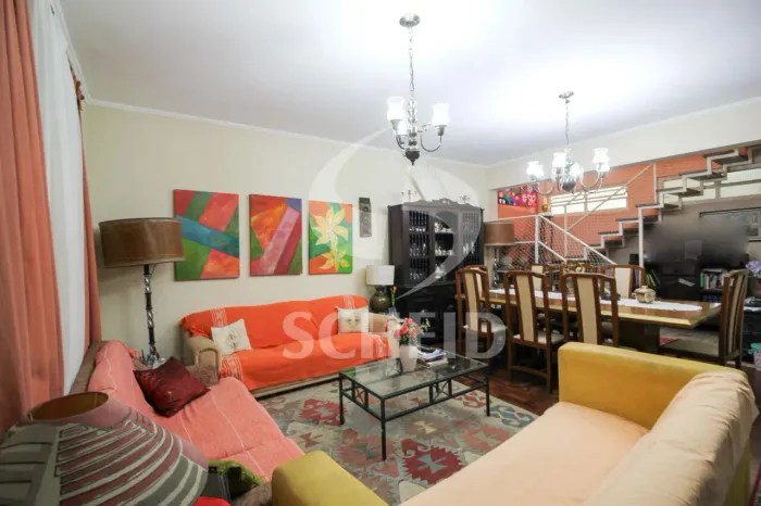 Casa a venda com 4 quartos sendo 2 suítes!