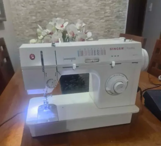 Máquina de costura singer facilita 2868c 