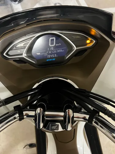 Pcx dlx a mais completa 