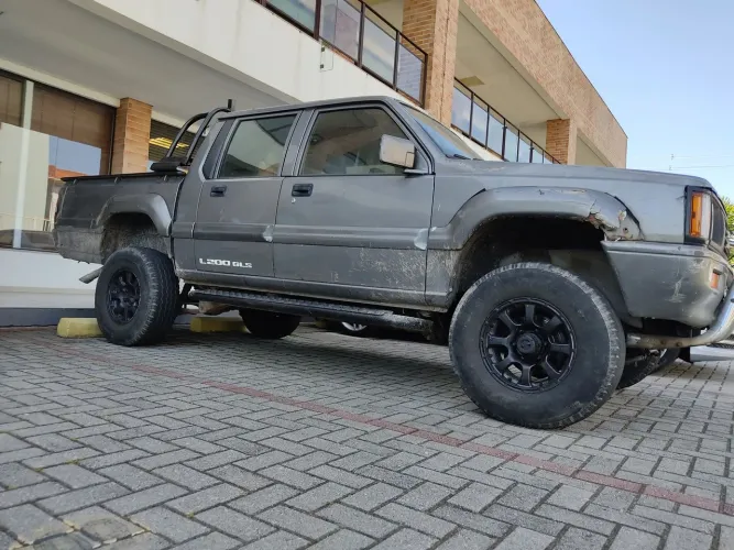 Mitsubishi L200 GLS 2.5 4X4 CD Diesel 1999