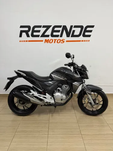 CB 250 Twister único dono