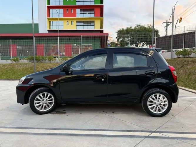Toyota Etios XLS 1.5 Flex 16V 5P Mec. 2013