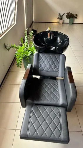 Móveis para salão de beleza venda por unidade ou você pode comprar tudo também .