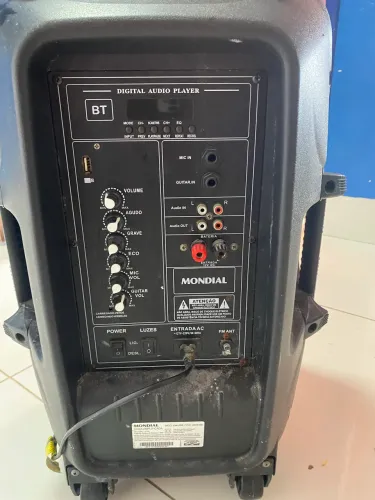Vende-se caixa de som mondial 550w
