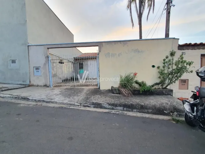 Casa térrea á VENDA no bairro Residencial Cosmos.