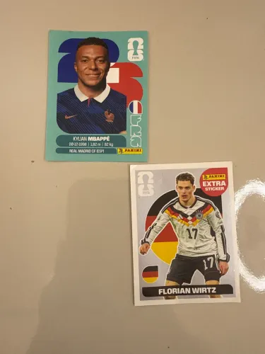 Lote Figurinhas Copa 2026 - Florian Wirtz Prata + Kylian Mbappê -