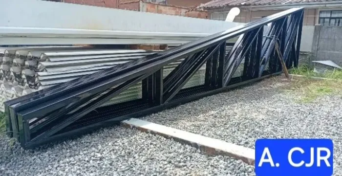 TRELIÇAS E TESOURAS METÁLICAS REFORÇADAS