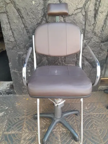 Cadeira de Corte de Cabelo Jump com Base Cromada