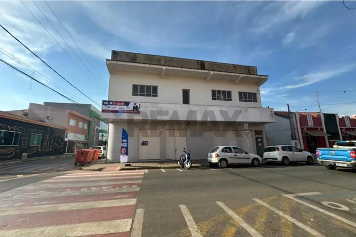 Prédio para locação no centro de Araçoiaba Da Serra