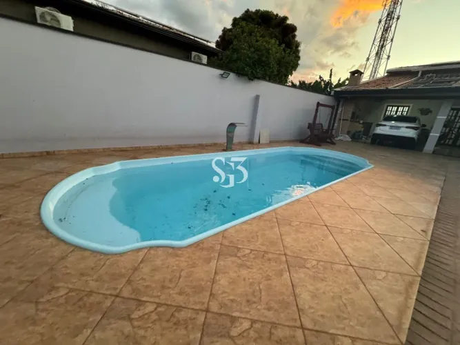 Chácara à venda em Hortolândia-SP, bairro Chácaras Assay: 3 quartos, 1 suíte, 2 salas, 3 b