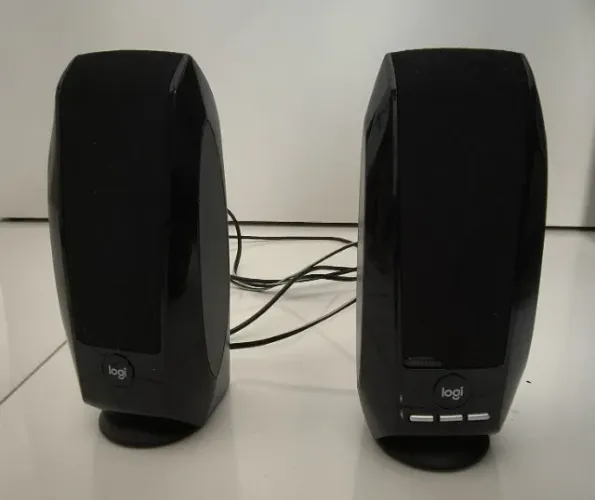 Logitech Alto-falantes USB S150 com som digital