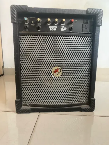 Amplificador de guitarra 