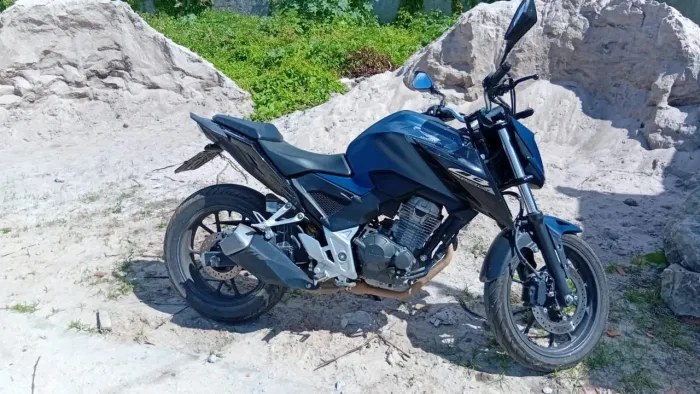 CB 300f