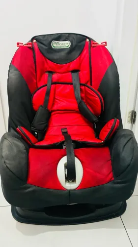 Cadeirinha bebê conforto carro. Reclinável. 25 quilos.