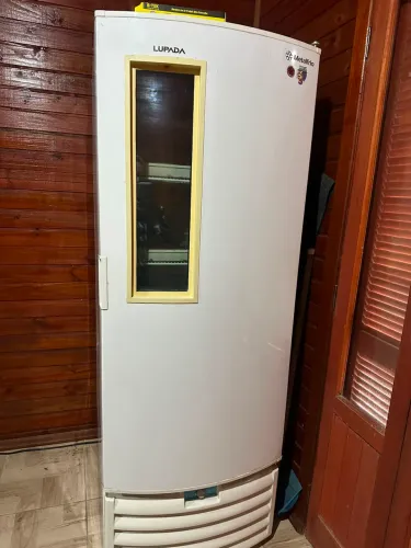 Freezer Vertical Tripla Ação Metalfrio 531 Litros VF55FT Branco - 220V, Usado