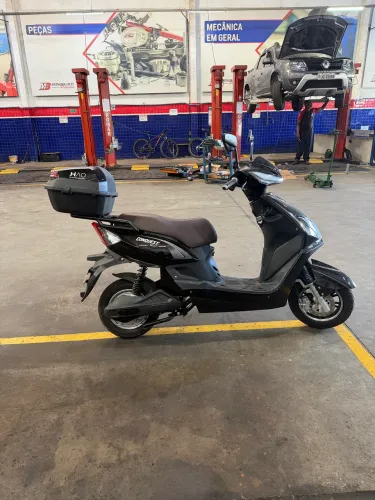 Scooter moto elétrica Conqueste