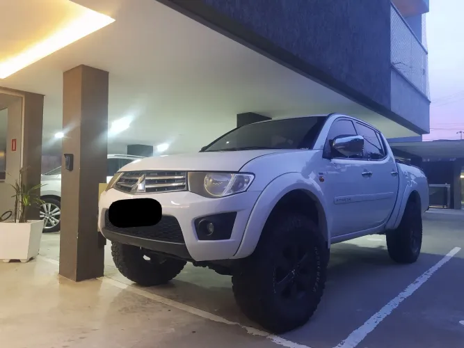 Mitsubishi L200 Triton HPE 3.2 CD TB Int.diesel AUT 2012