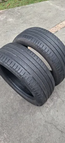 Pneus Pirelli scorpion 235 /50 Aro 19