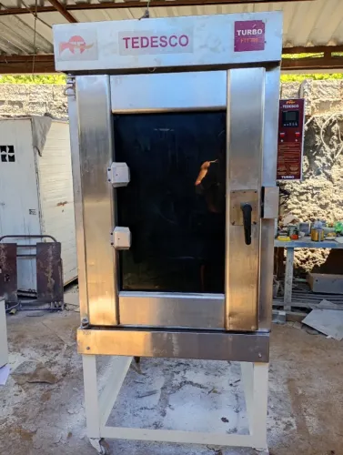 Forno turbo elétrico 10 assadeiras Tedesco