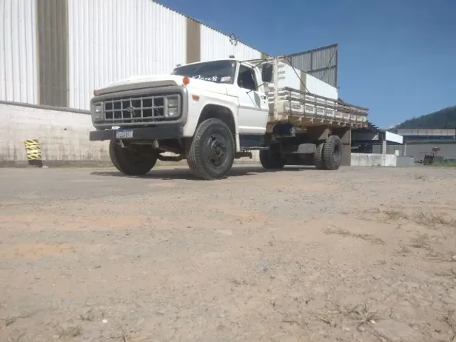 Ford f600 mecânica mb a ar ótimo estado